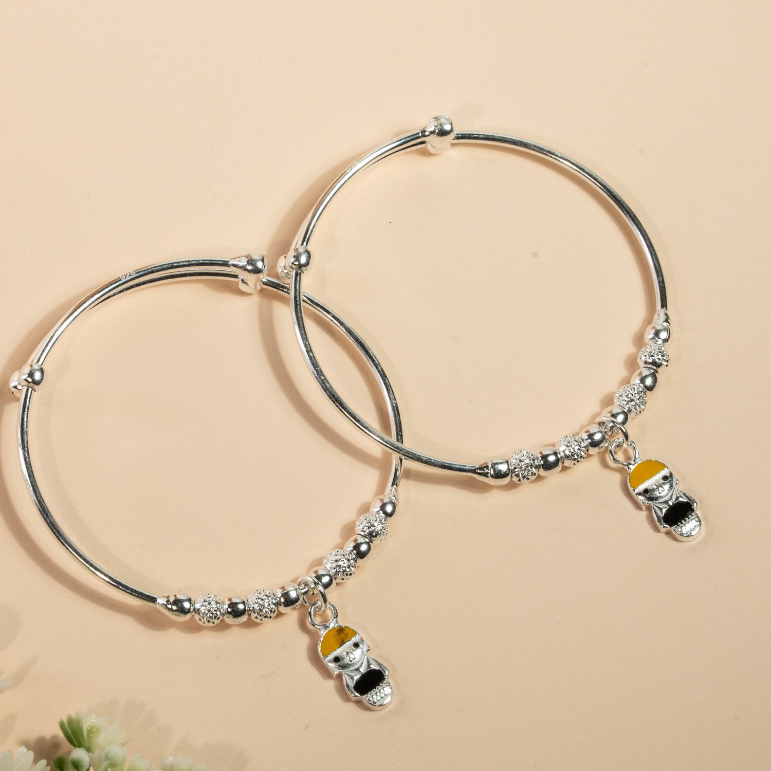 Ilam Bangle